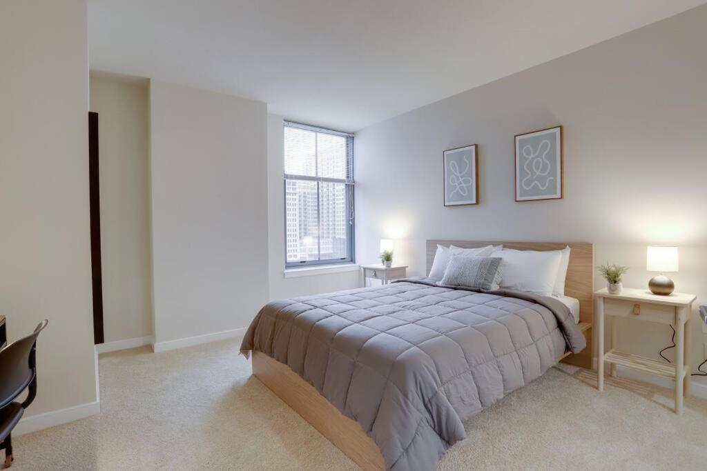 Upscale Comfort Next To Metro And Dining Arlington Exteriér fotografie