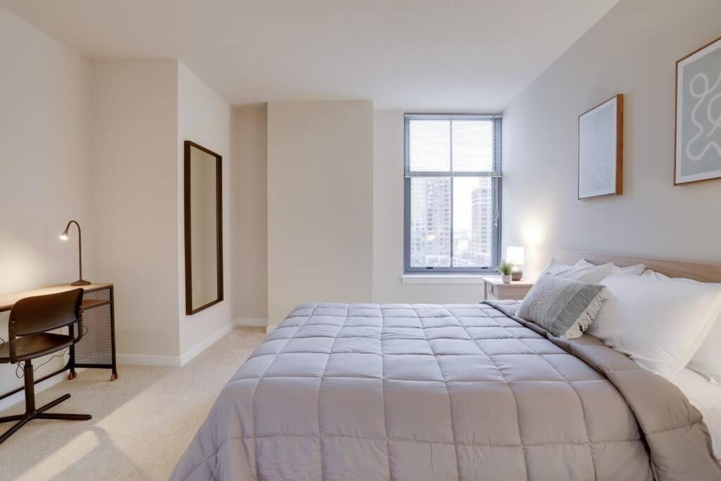 Upscale Comfort Next To Metro And Dining Arlington Exteriér fotografie