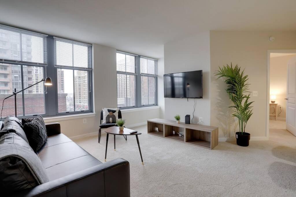 Upscale Comfort Next To Metro And Dining Arlington Exteriér fotografie